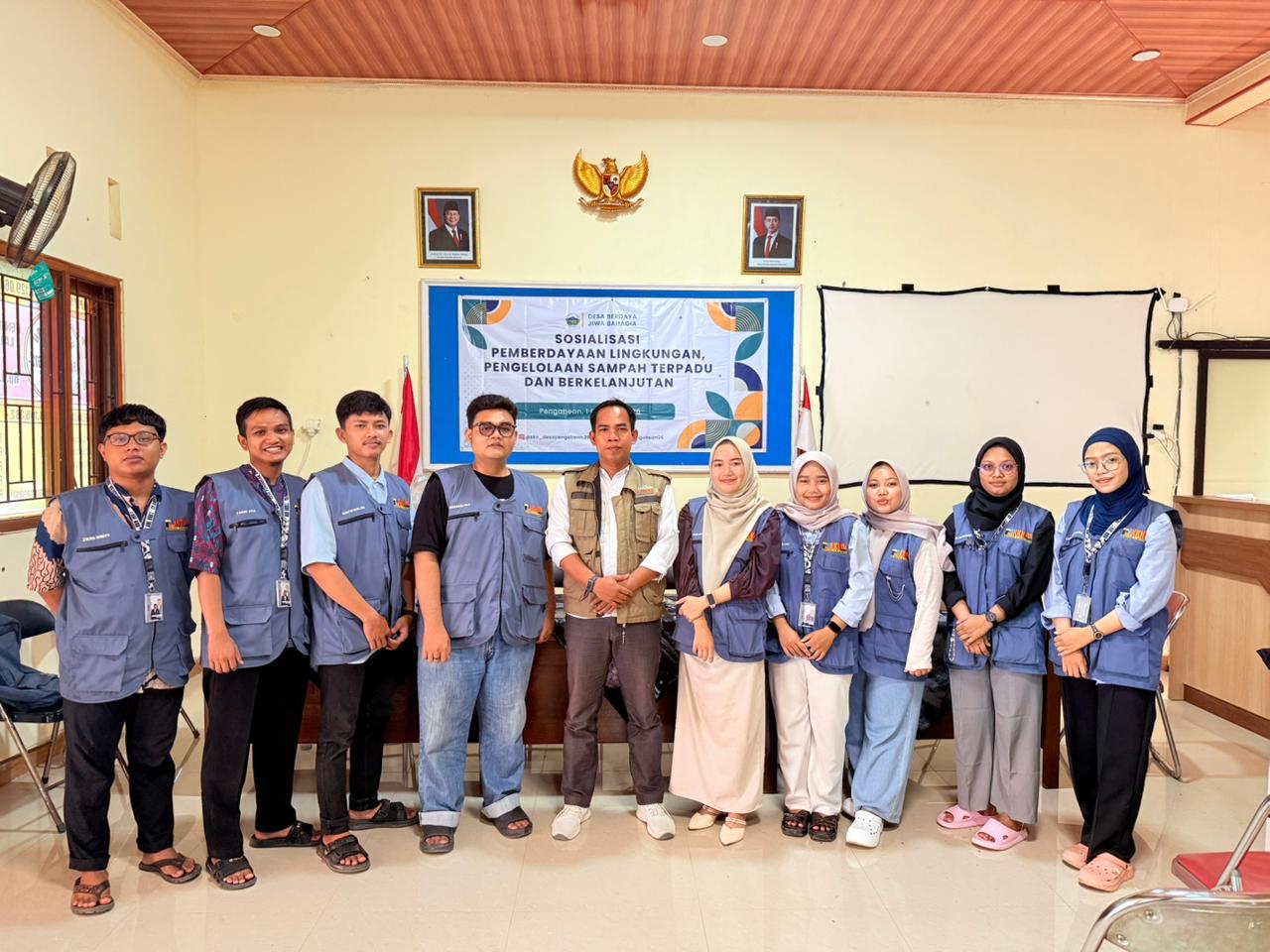 Rocki Purnando salah satu narasumber kegiatan dengan Mahasiswa KKN IBN Tegal